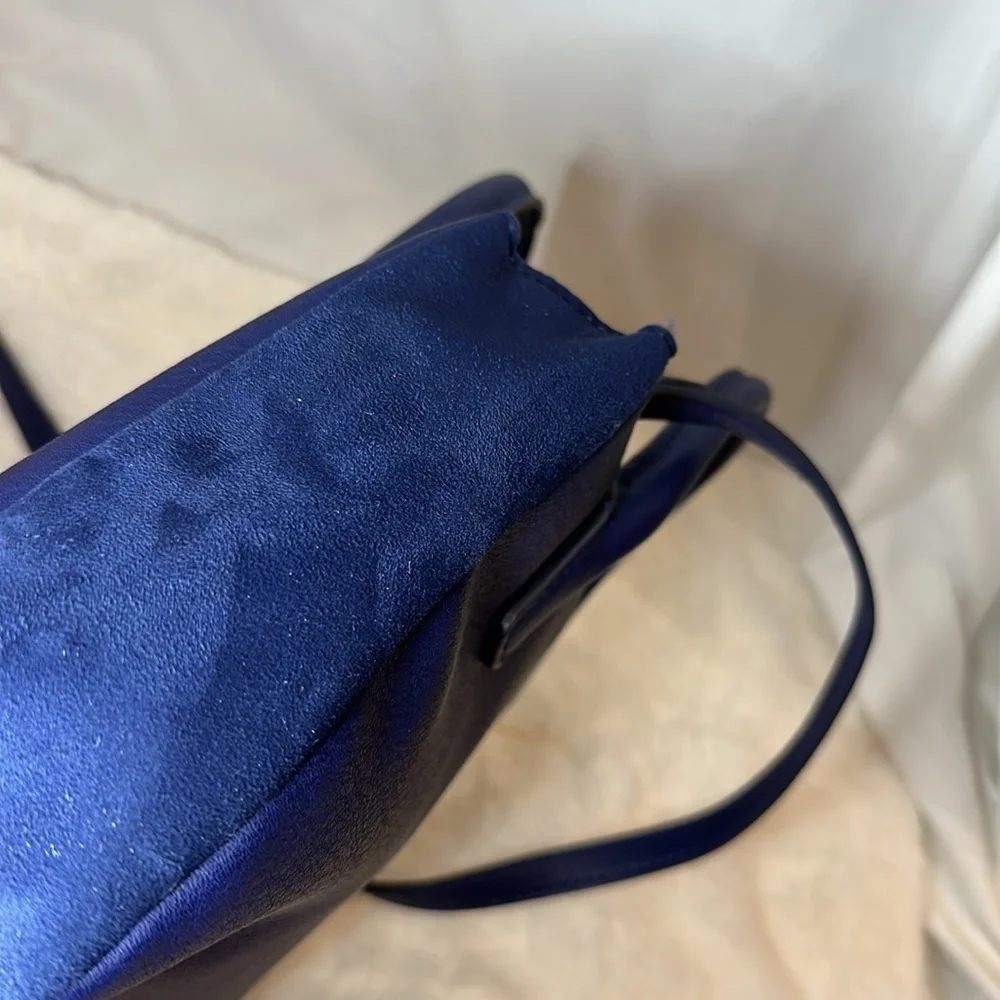 Lauren Conrad blue cross body excellent condition